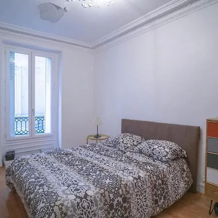 Cozy And Bright Apt Near Champs Elysees * Paris