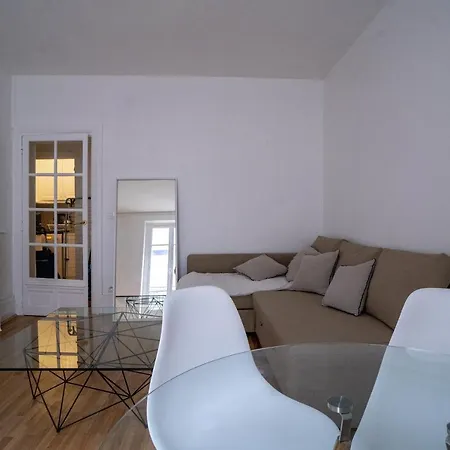 Apartment Cozy And Bright Apt Near Champs Elysees