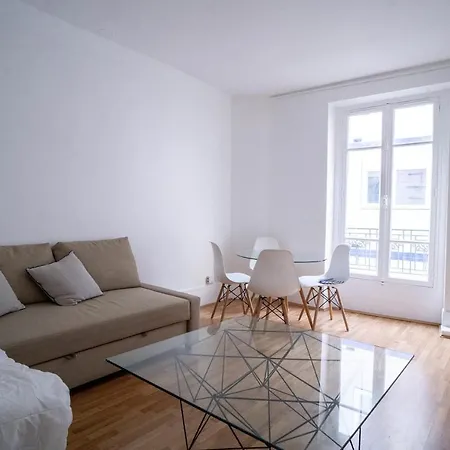 Cozy And Bright Apt Near Champs Elysees Paris