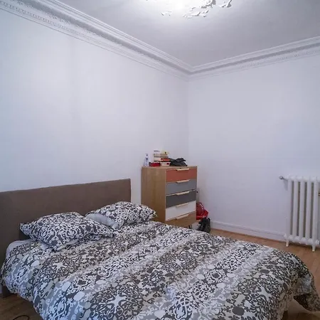 Cozy And Bright Apt Near Champs Elysees Paris