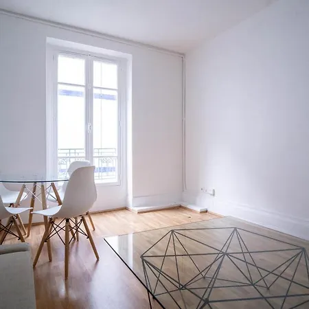 Cozy And Bright Apt Near Champs Elysees * Paris